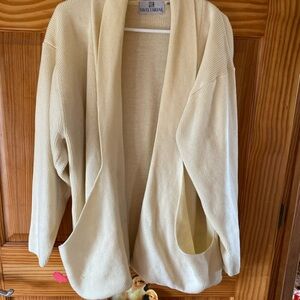 Cream Women's Cardigan vintage. Large